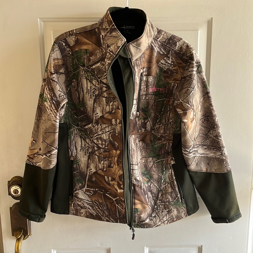 Habit Women’s Soft Shell Hunting Jacket - Small